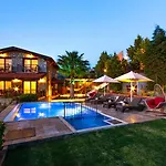 Villa Muhtesem Manzaram 1